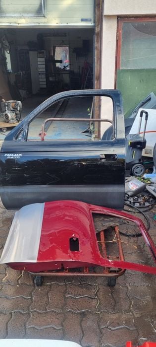 Toyota hilux maska , drzwi , kierownica, gril