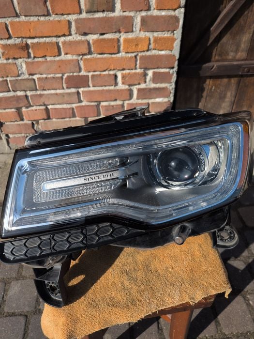 Lampa Jeep Grand Cherokee wk2
