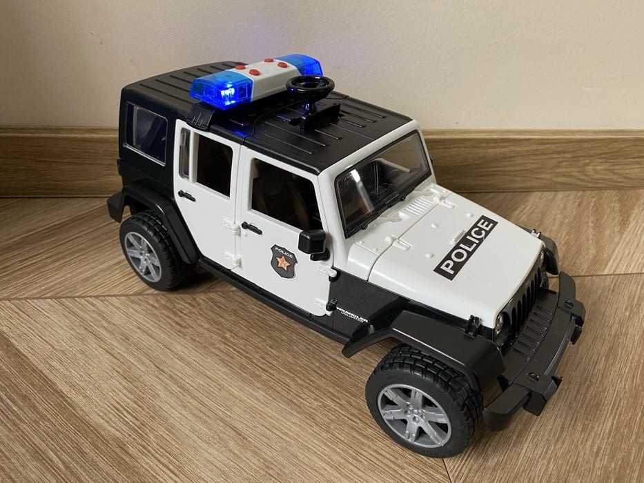 Bruder Jeep Wrangler Policja