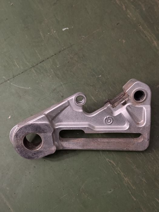 Jarzmo zacisku ktm tył exc brembo