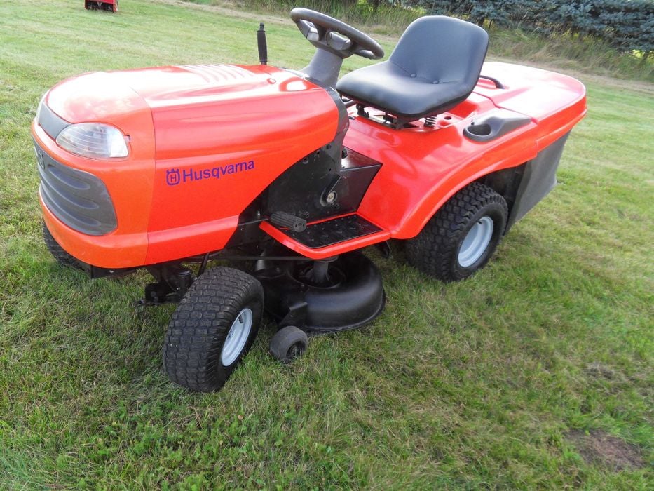 HUSQVARNA Traktor kosiarka 17,5 KM BRIGGS Manual pompa oleju ładny
