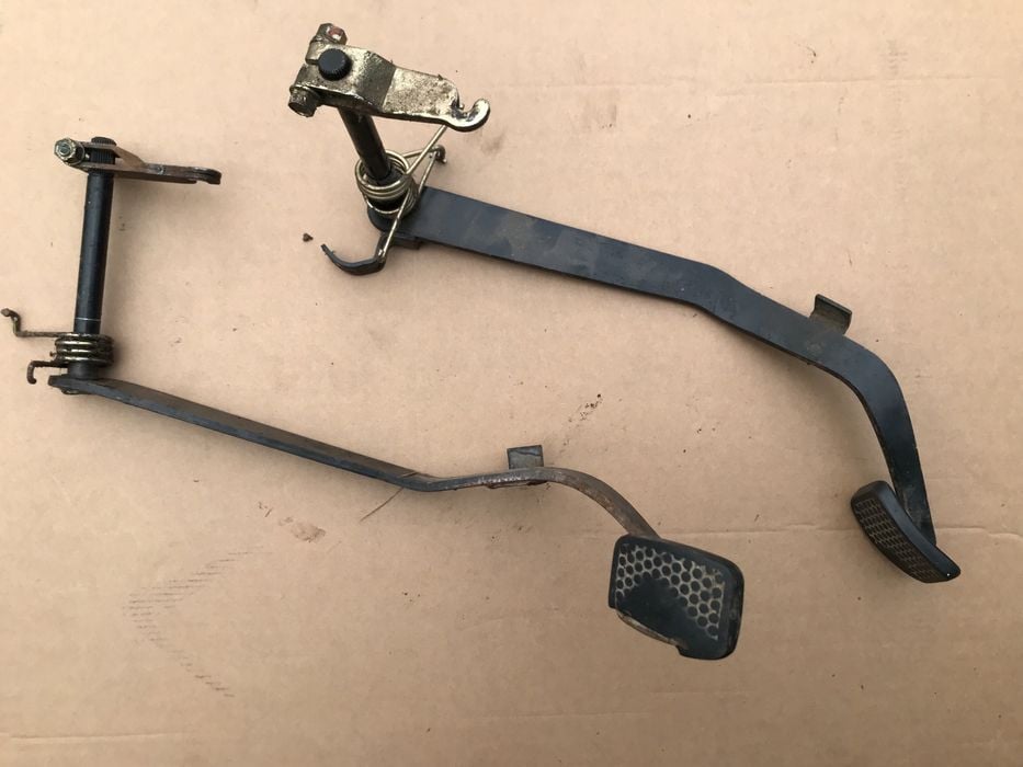 Suzuki samurai pedał sprzęgła łapka