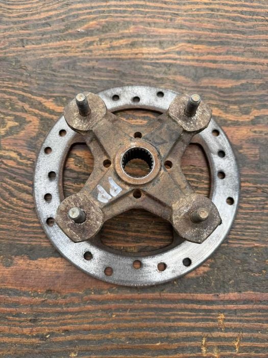 krzyzak piasta kola BRP can am can-am outlander renegade commander