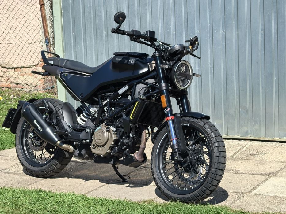 Husqvarna svartpilen 125 kat.b KTM Duke 125
