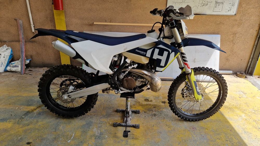 Husqvarna TE250i - 50 mth!!