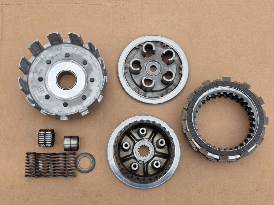 Kompletny kosz sprzęgłowy Yamaha YZ 125 r. 05-21 docisk / wewnętrzny