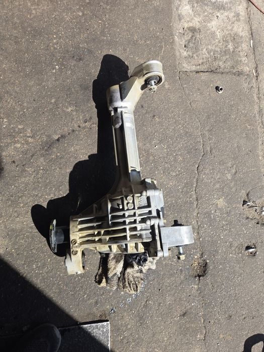 Dyfer przód nissan navara d40 3.0 v6 2014r automat