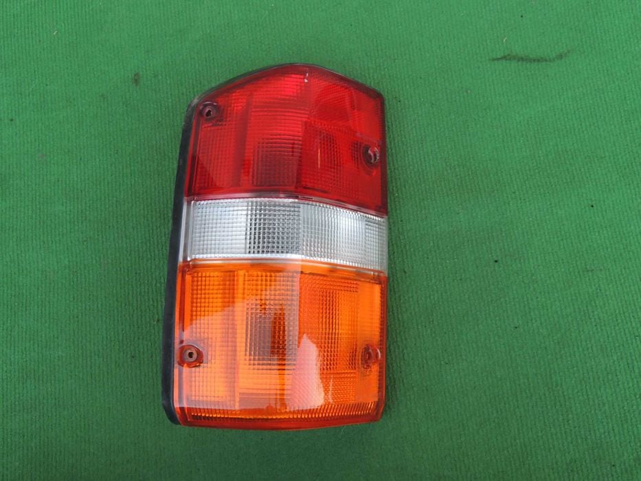 Lampa tył tylna lewa europejska Nissan Patrol Y60 GR 87,88,89,90,91-97