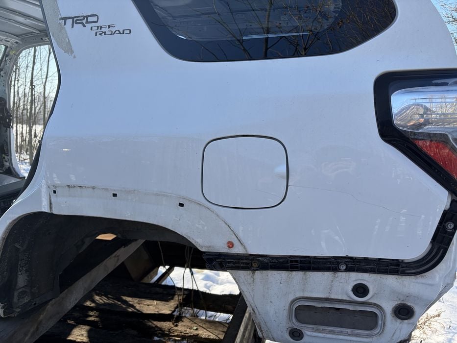 Błotnik tył poszycie ćwiartka toyota 4runner 5 gen