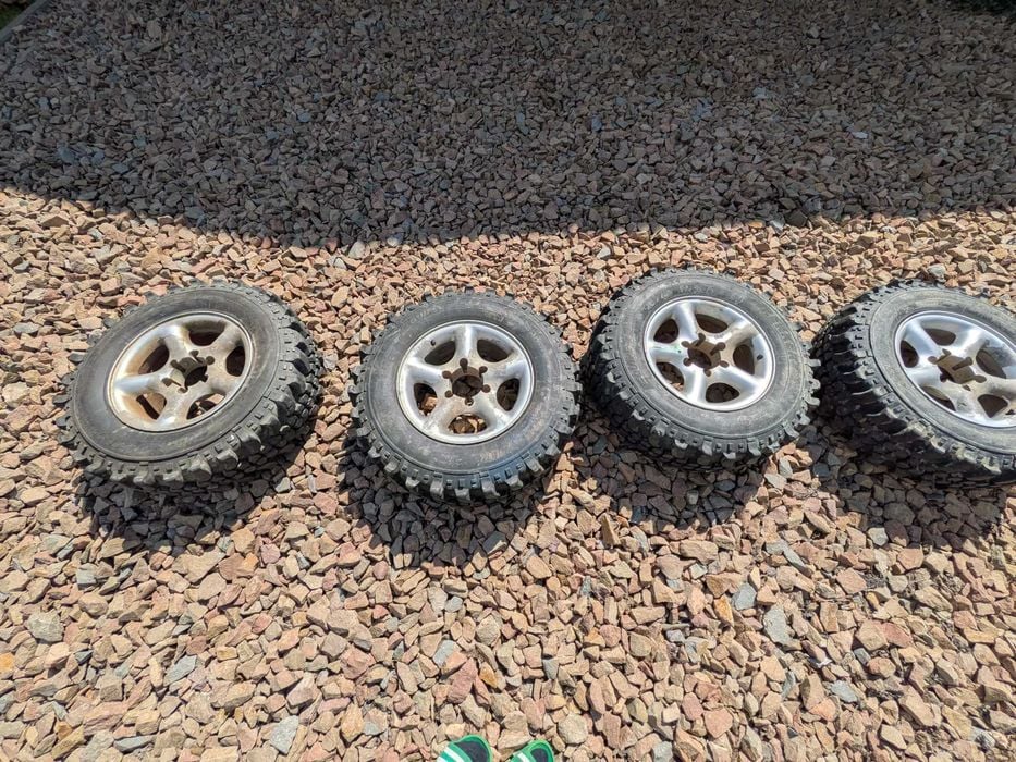 Koła terenowe 235/75 R16 typu SIMEX | 6x139,7 | ET10 | Nissan Patrol / Opel Frontera