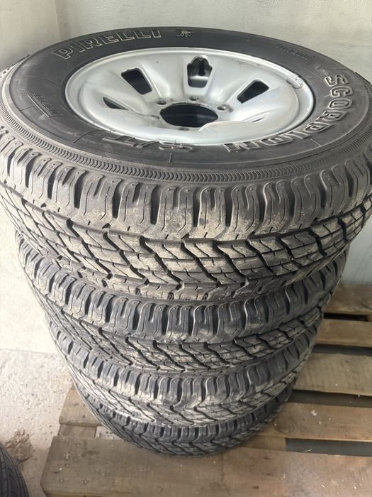 Opony z felgami toyota hilux 225/75R16