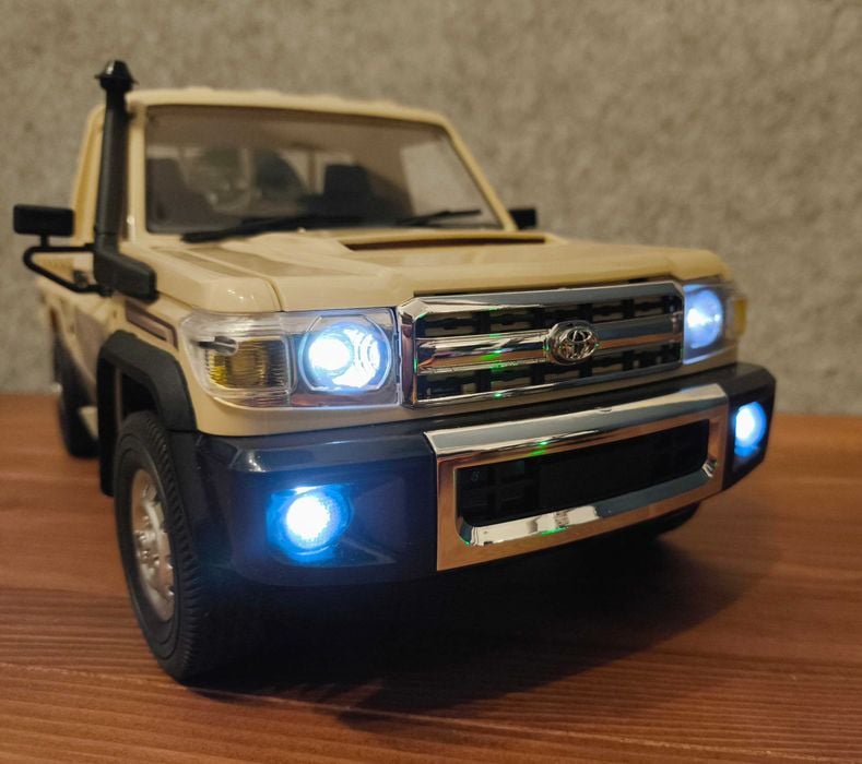 RC model Toyota Land Cruiser LC79 RWD | RTR 1:14