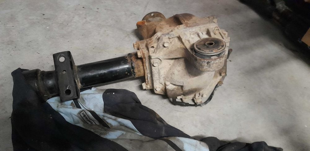 Most przedni Toyota Land Cruiser 100 4,2 TD 1999 rok  4-10