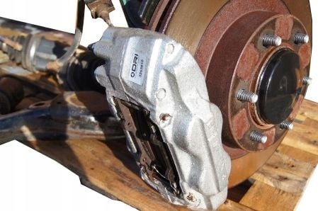 zacisk prawy przód toyota land cruiser 150 oryginał