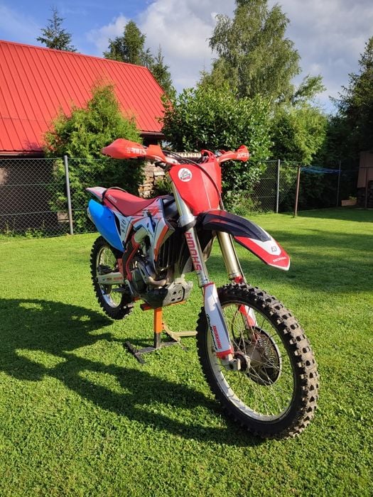 Honda crf250 w bardzo dobrym stanie 2018rok