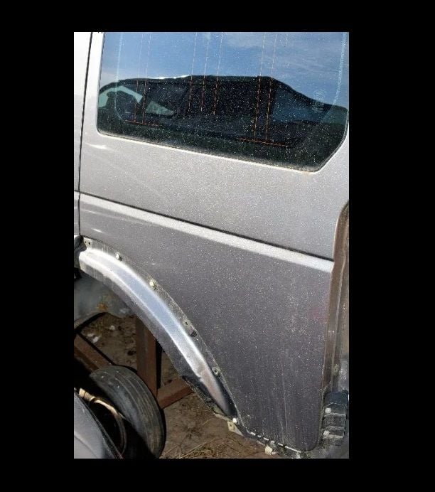 Błotnik lewy tył ćwiartka Land Rover Discovery 4