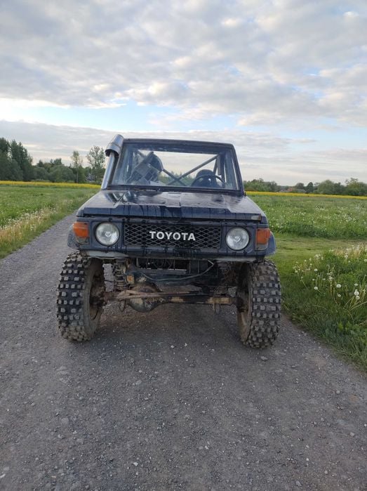 Toyota Land Cruiser LJ 70 nie skończona przeprawówka .
