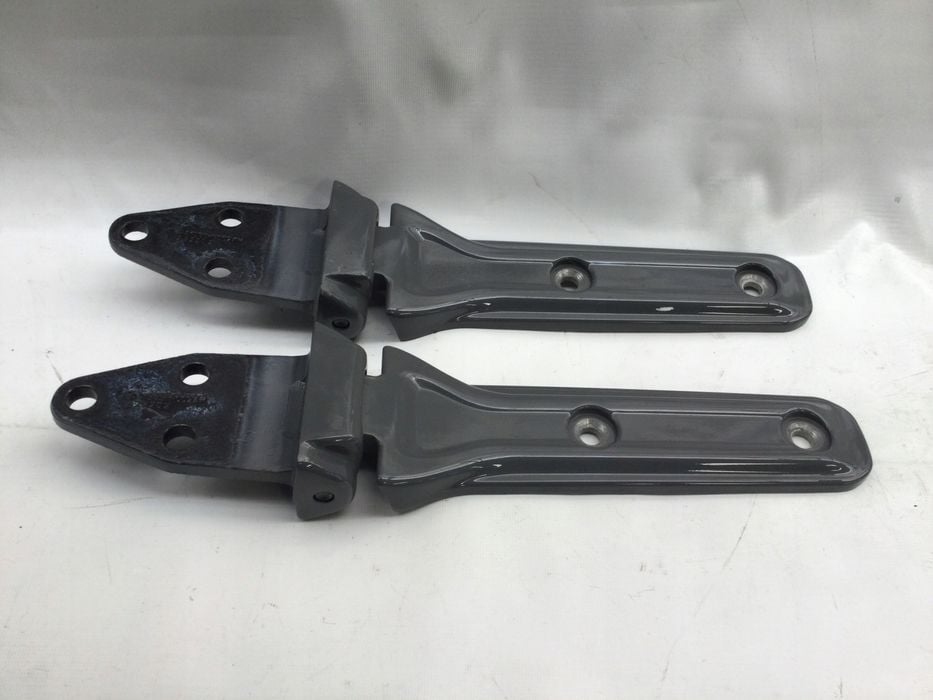 zawiasy klapy tylniej jeep wrangler 68282145 oryginał