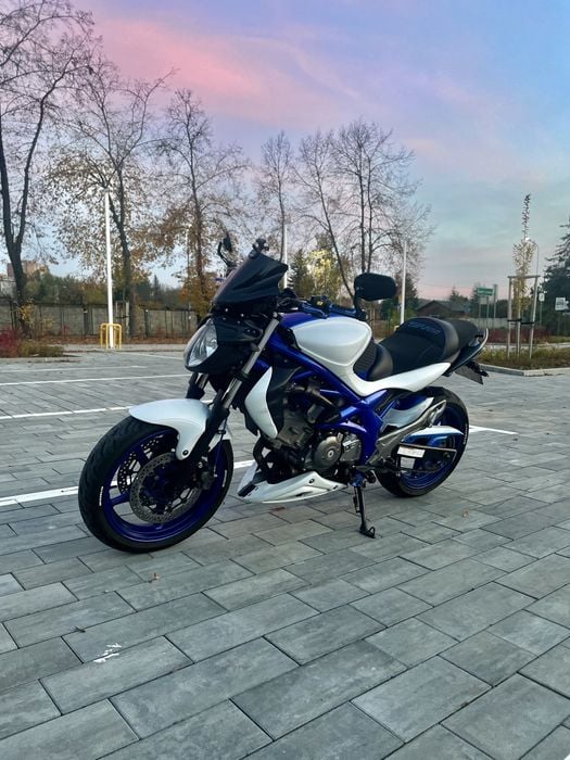 Suzuki sfv650 Gladius 650
