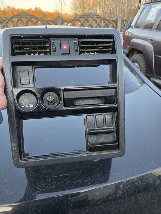 Nissan Patrol Y60 Konsola  Środkowa