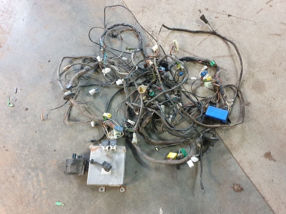 Wiazka silnika Suzuki Samurai 1.3 wtrysk komory silnika