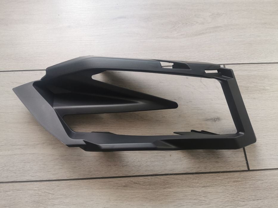 Can am Maverick x3 Osłona owiewka panel obudowa lampy tył ramka lewa