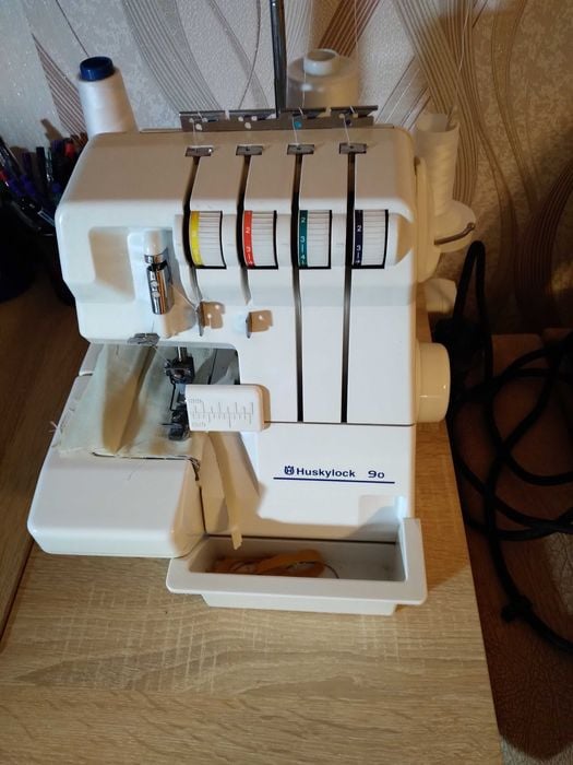 Overlok Husqvarna