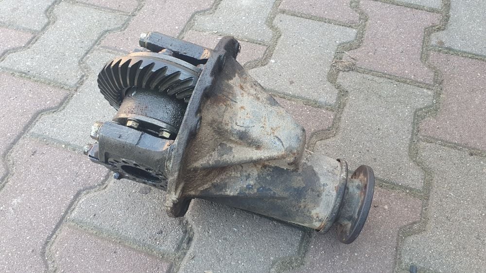 Suzuki Samurai Samuraj dyferencjal dyfer kosz 4 satelitowy satelity