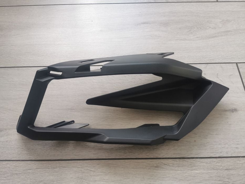 Can am Maverick x3 Osłona owiewka panel obudowa lampy tył ramka prawa