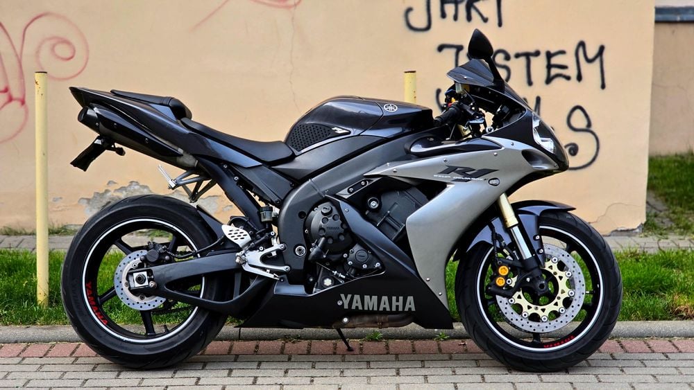 Yamaha YZF-R R1 RN12 jak nowa Zamiana naked