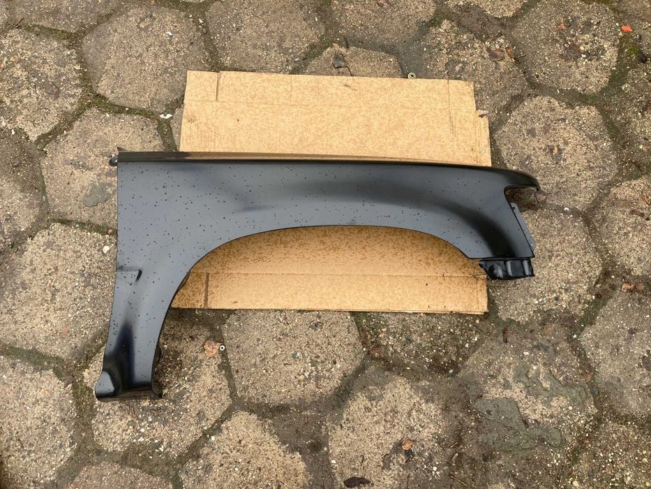 Hilux 88-98 - części, błotnik, progi...