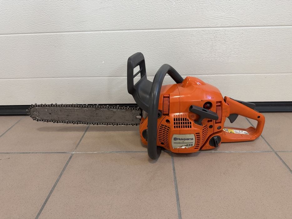 Pilarka Husqvarna 435 2,2 KM