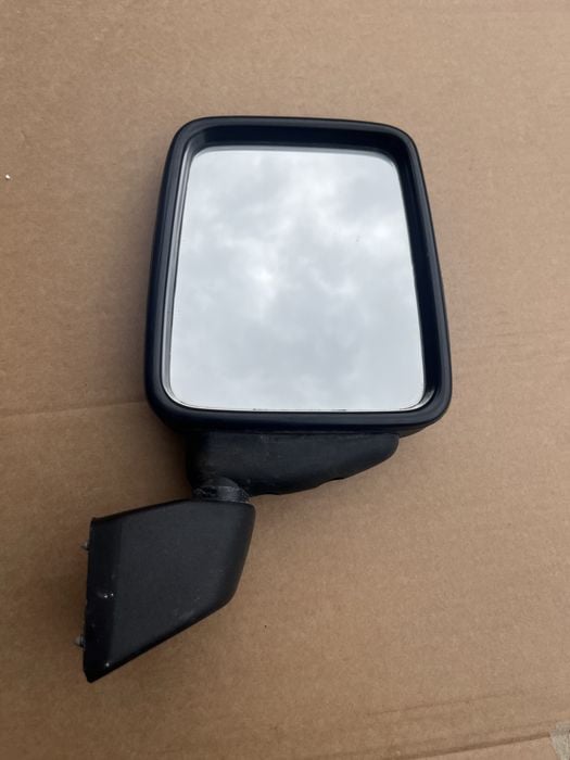 Suzuki samurai  santana. Lusterko  prawe