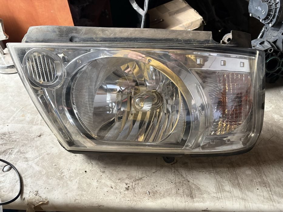 Nissan patrol gu4 05r lampa przednia prawa. Uk