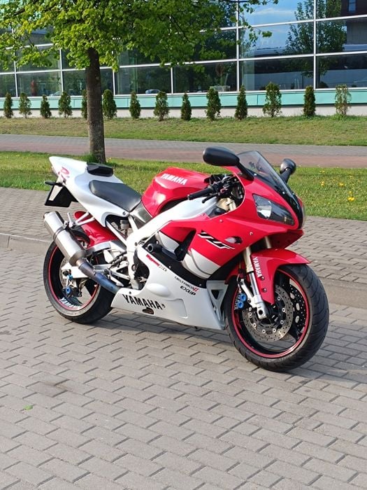 Yamaha YZF-R1 niski przebieg, bdb stan