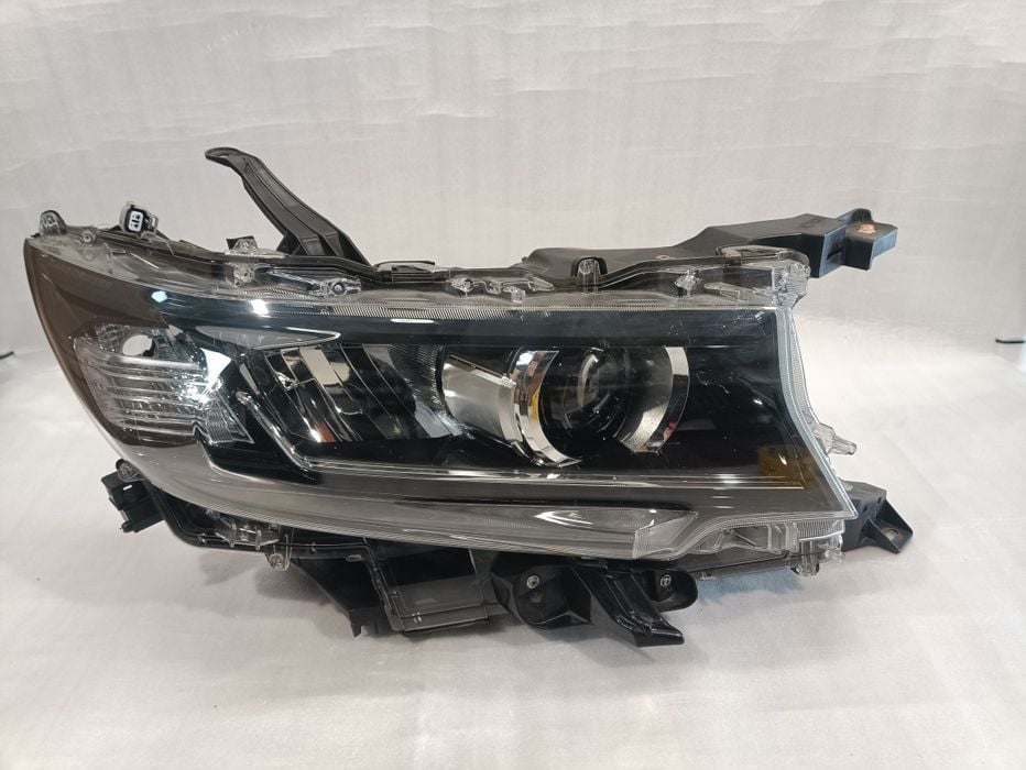 Toyota land Cruiser 150 lift reflektor przedni prawy przód lampa full