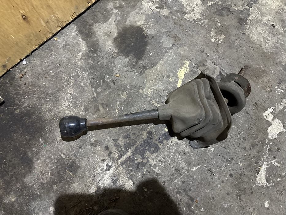 Wybierak zmiany biegów Suzuki Samurai SJ410 4 biegi