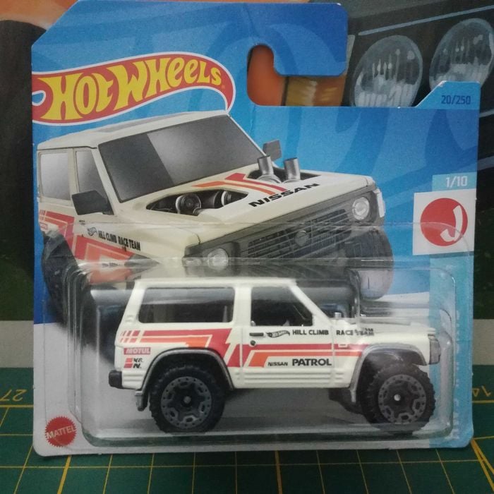 Hot Wheels Nissan Patrol Custom