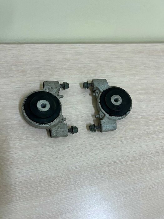 Polaris RZR 1000 XP poduszki silnika nowe oryginalne OEM