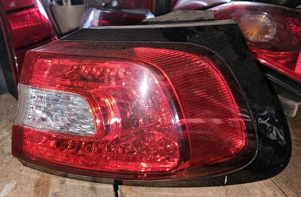 Jeep Cherokee KL tylna prawa lampa