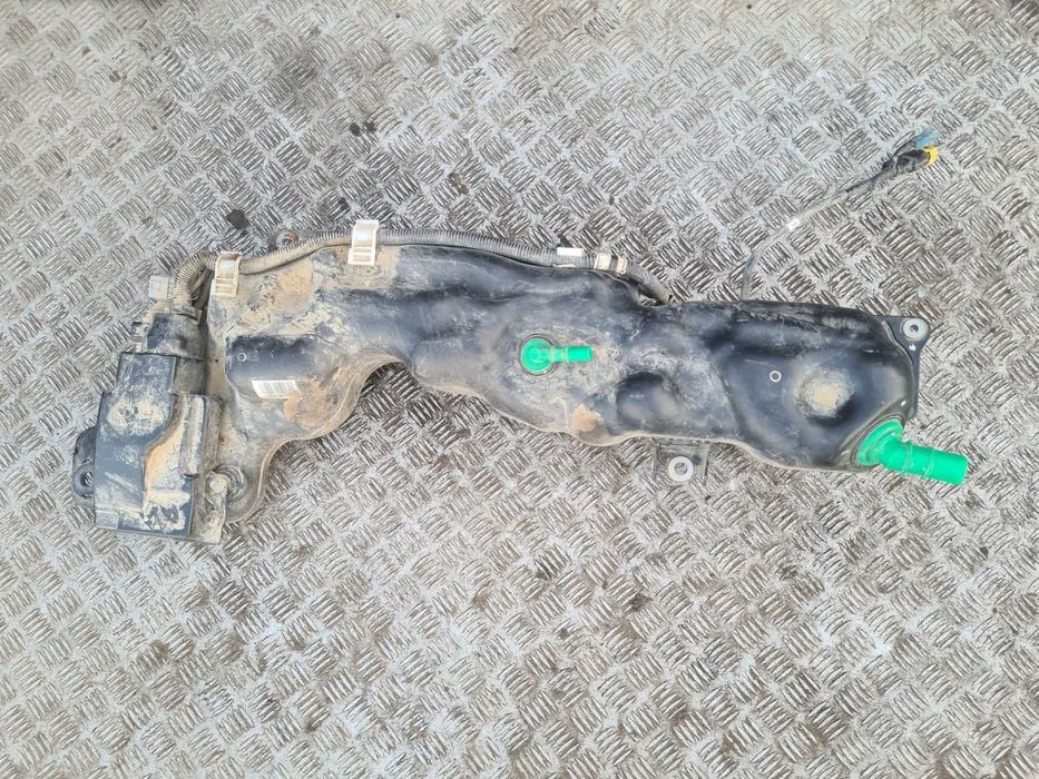 Toyota Hilux VIII 21r zbiornik pompa AdBlue