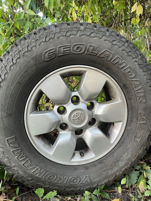 Alufelgi Toyota Hilux z oponami