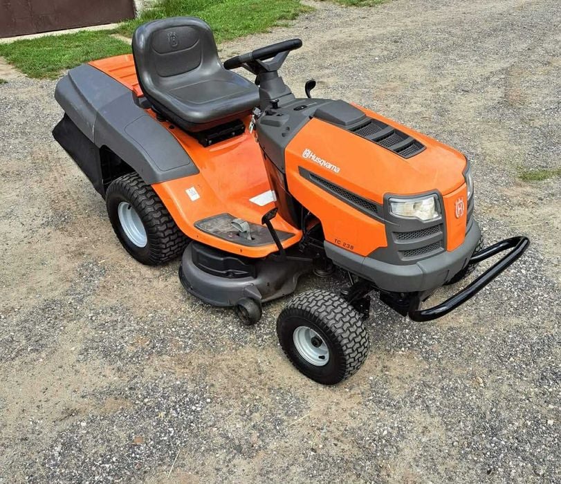 Kosiarka traktorek Husqvarna TC 238