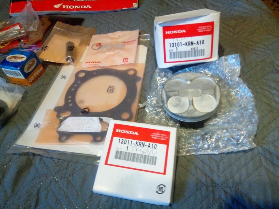 Honda CRF 250R  części tłok uszczelki rok. 2008