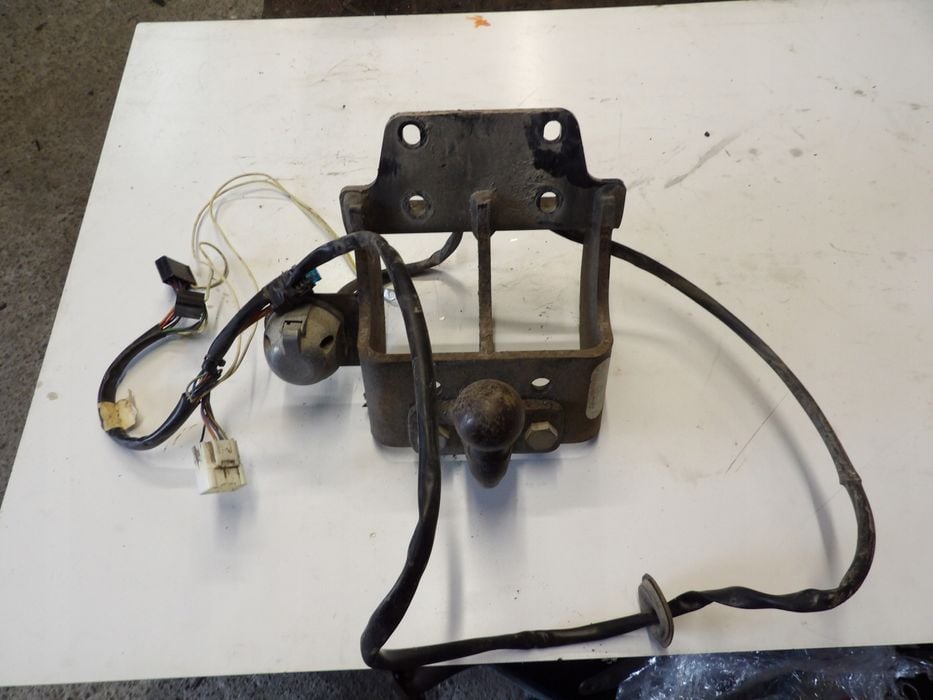 hak holowniczy toyota land cruiser 150