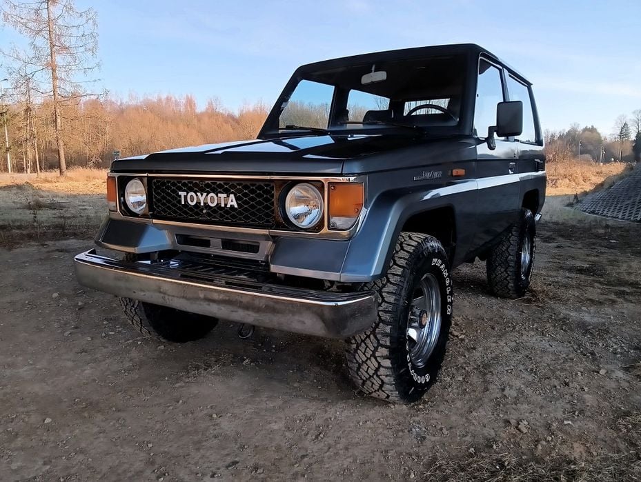 Toyota Land Cruiser lj 70