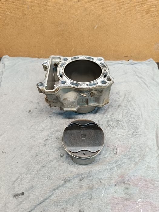 Cylinder tłok silnik części Suzuki DRZ DR-Z 400 Y E S SM LTZ