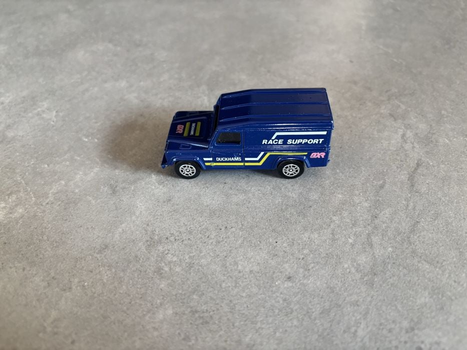 Model Resorak Corgi Land Rover Defender Race made in Great Britain