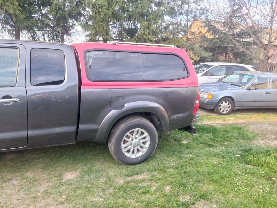 Zabudowa skrzyni Toyota Hilux 7 półtorej kabiny