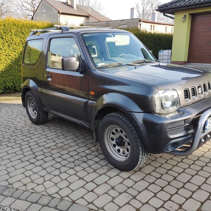 Suzuki Jimny pierwsza rejestracja 2012 z gazem.